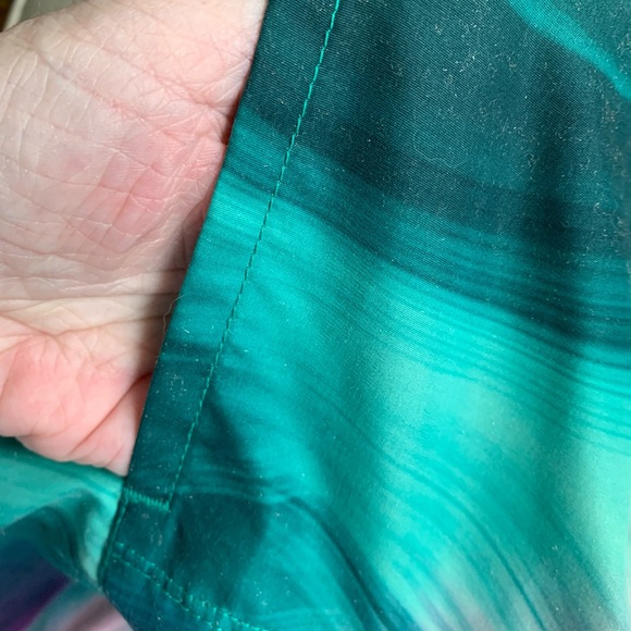 The North Face Teal and Pink Women's Athletic Shorts - Picture 5 of 6